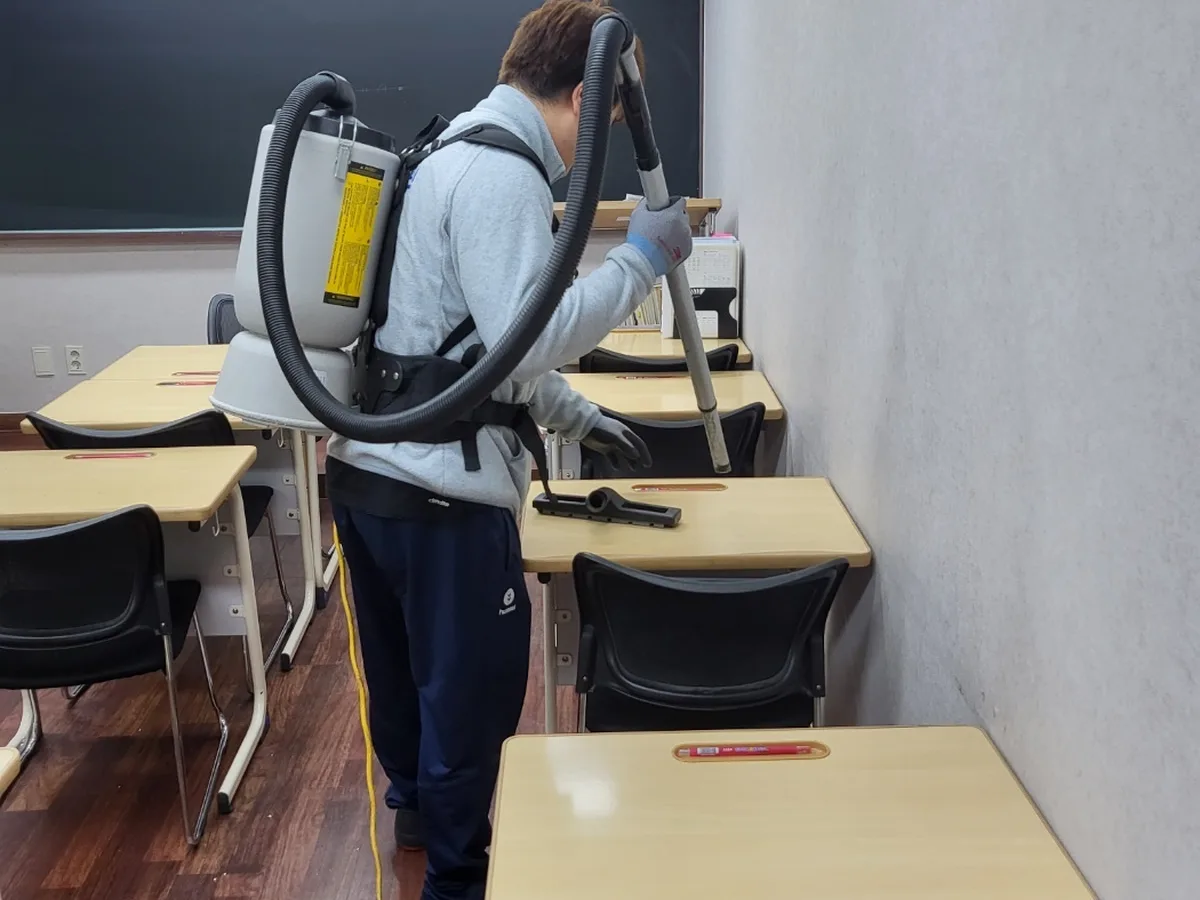 대덕구 신대동 학원 좌석·책상 진공 바닥 위생청소 사례 - 행진크린